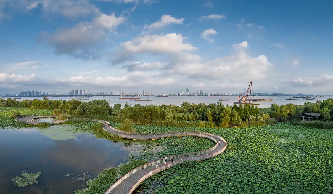 Hotels near Pukoubinjiang Wetland Park