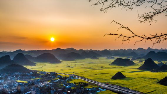 Sunrise Sightseeing in Luoping