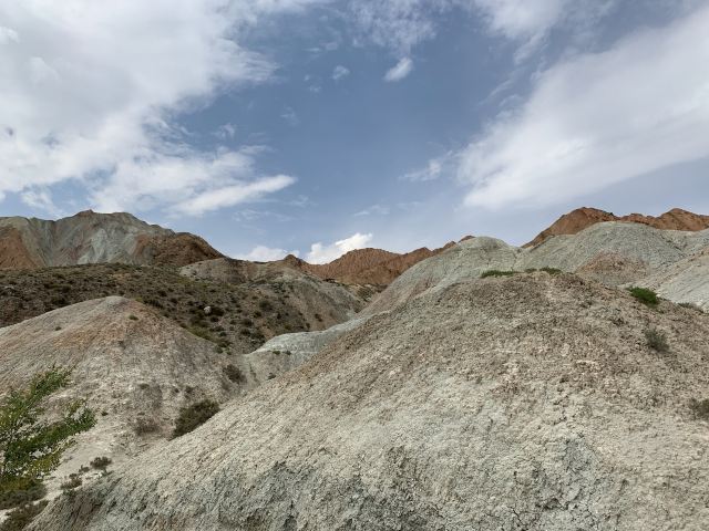 貴德國家地質公園阿什貢七彩峰叢景區