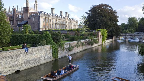 Cambridge 1-day tour: River Cam, Mathematical Bridge, Corpus Christi Bell, Trinity Lane, and National Gallery