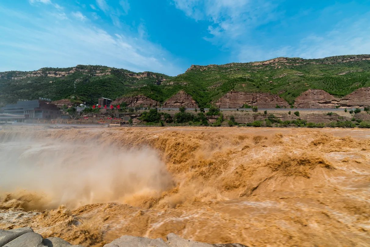 5_The Hukou Waterfall Scenic Area