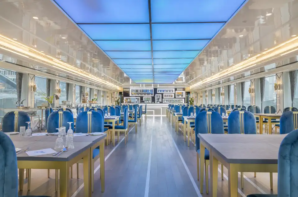 5_''Crystal Princess'' Huangpu River Cruise