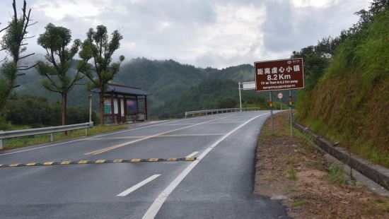 虔心小鎮旅遊景區靠近105國道 ，交通極為便利，景區內旅遊廁