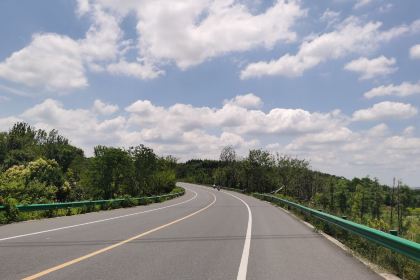 云里安凹本味餐厅