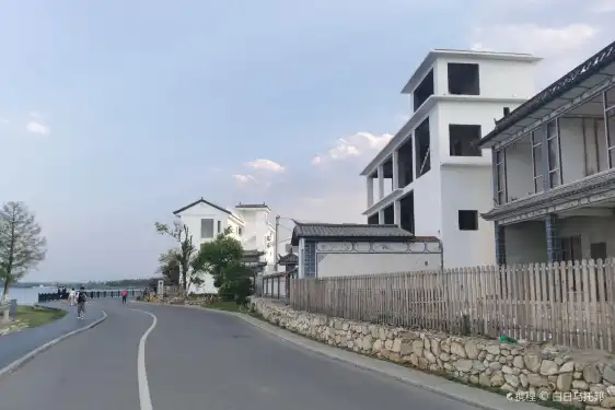 Hotels near Xiabopeng Village