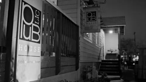 Public House in 蒂梅丘拉