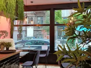 Hashtag Burgers & Brunch