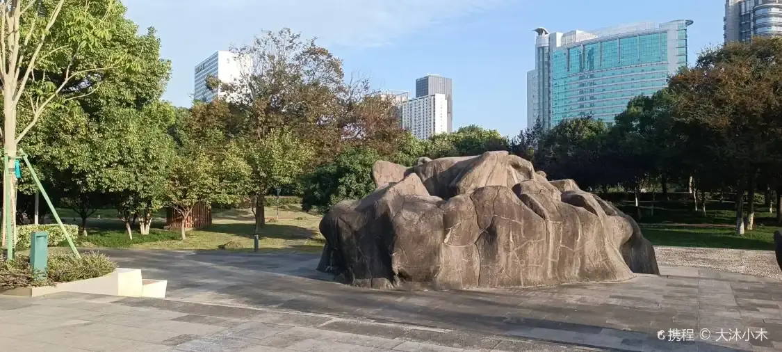 鄰近鳳凰公園的酒店
