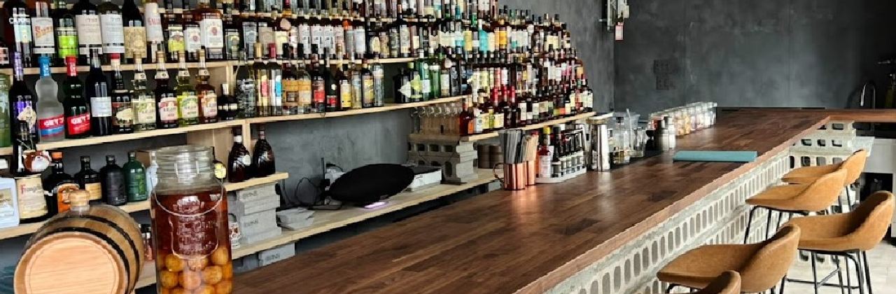 Cafe & Bar TAKE FIVE