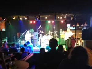 ライブアンドバー リバース