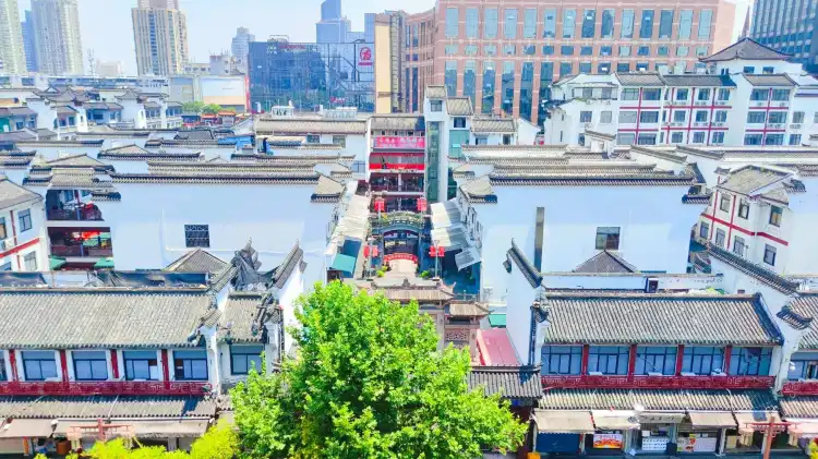 Hotels near Chenghuang Street