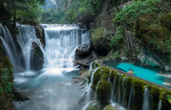 螺髻山來回接駁車票大小同價