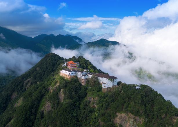 Baisui Palace