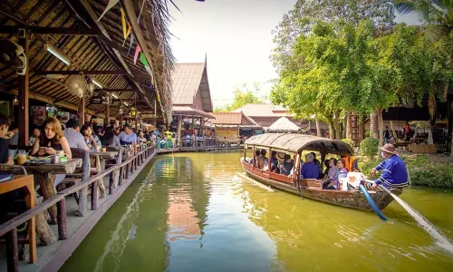 Ayothaya Floating Market