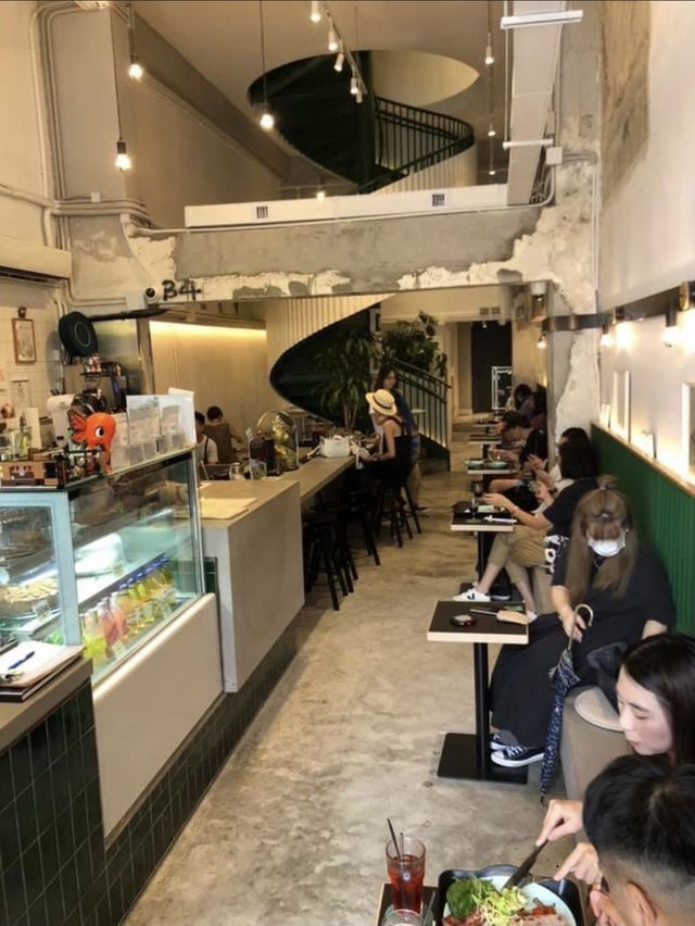 [舊地半日遊］