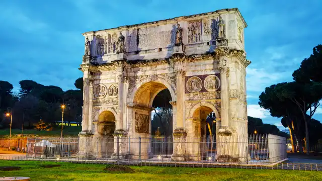 Hotels near Arch of Constantine
