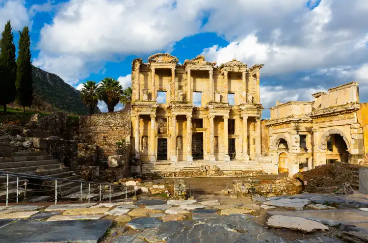 Hotels in der Nähe von Celsus-Bibliothek