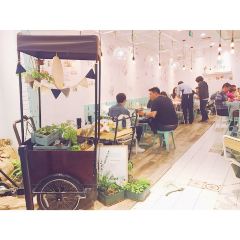SqWires Restaurant & Market User Photo