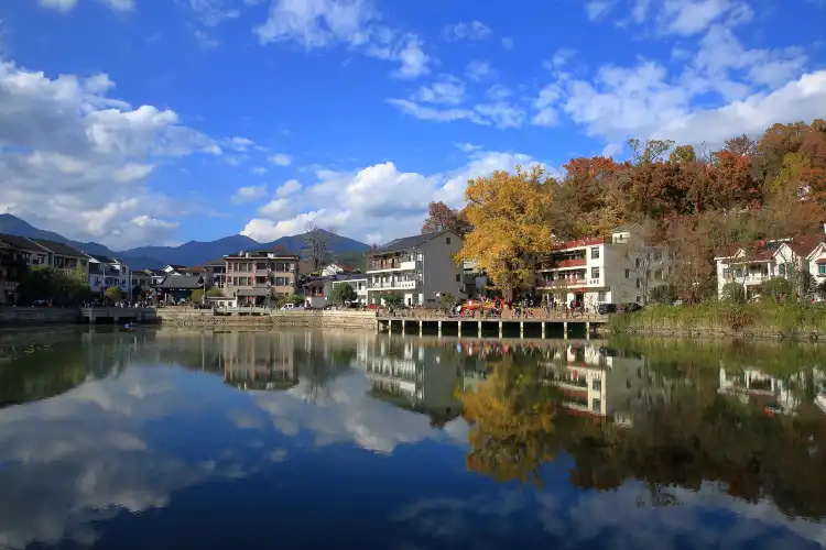 Hotels near Zhinan Village