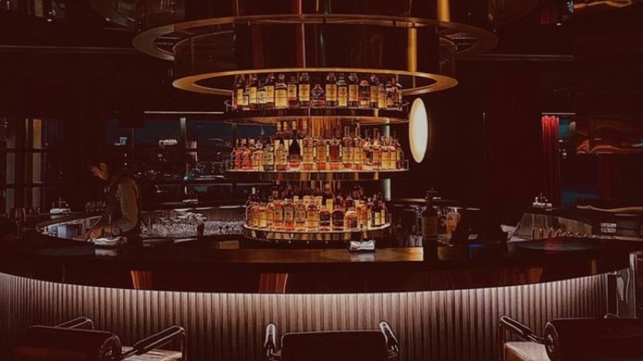 AMBER HIGHLAND WHISKEY BAR