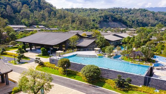 Nandian Banshan Hot Spring