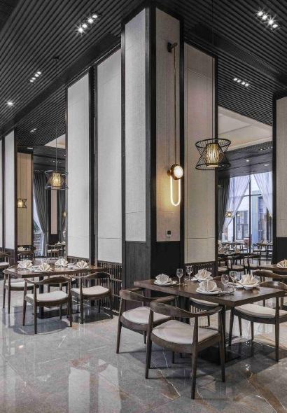 THE PENINSULA OF ROYAL LAKE HOTLES·RESTAURANT