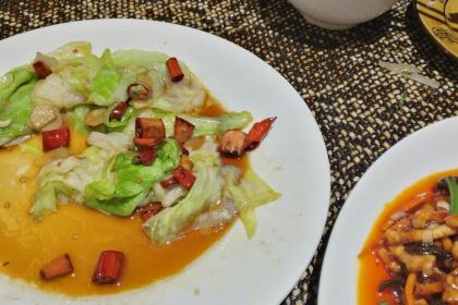 BAI KONG QUE DAI WANG FU CU LIANG YAN