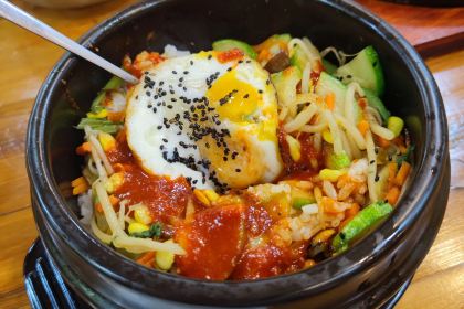 小黄牛朝鲜族特色汤饭馆(长白山店)