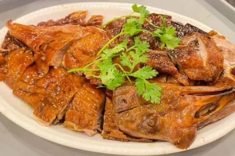 河邊美食城