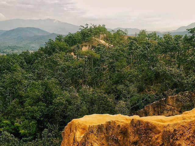 Chilling out at the Pai Canyon