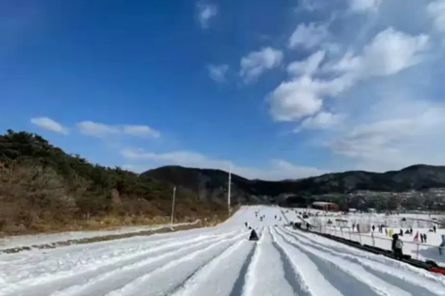 岔鞍嬉雪樂園