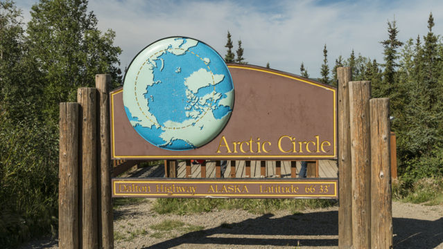 Arctic Circle Sign