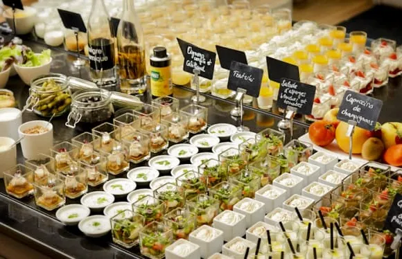 Monument Cafe Versailles