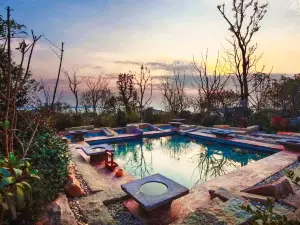 Zhen Spa Hot Spring of East Tai Lake Grand Hotel