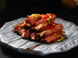 YA LU JIANG DI GUO YU CUN