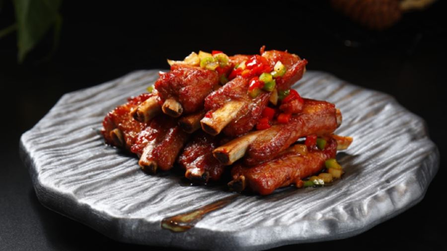 YA LU JIANG DI GUO YU CUN