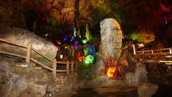 ถ้ําแม่ลอง