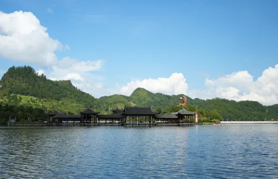 杉木湖景區門票+玻璃橋+大地之手玻璃觀景台套票優待（長者/學生/警察/退役軍人）