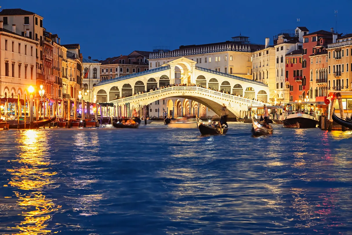 1_Grand Canal Night Cruises