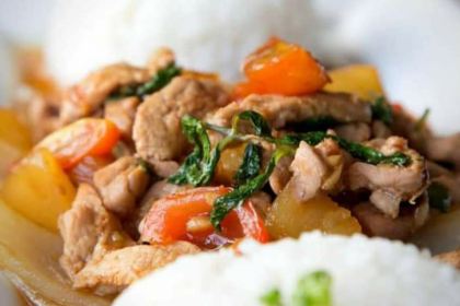 The Red Piano - Pub Street