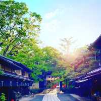 京都 どちらのお店も美味な「あぶり餅」