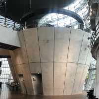 国立新美術館