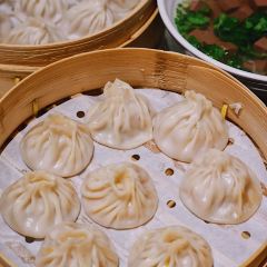 馋三尺蟹粉小笼(南京东路店) User Photo