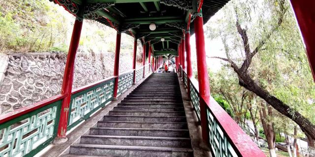 우취안산(오천산) 공원