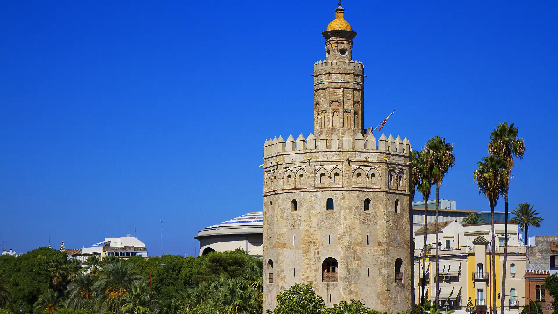 Hotels near Torre del Oro