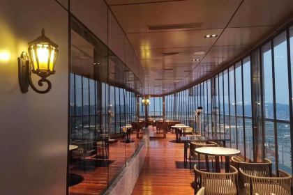 珠海来魅力假日酒店(拱北口岸高铁站店)·莱禧荟