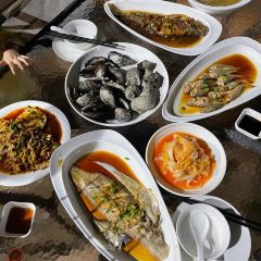 Dongjigushijingpinminsu·shiwu Restaurant 여행 사진