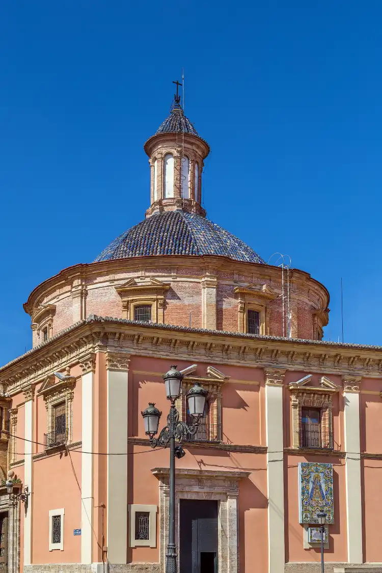 Các khách sạn gần Real Basilica de la Virgen de los Desamparados