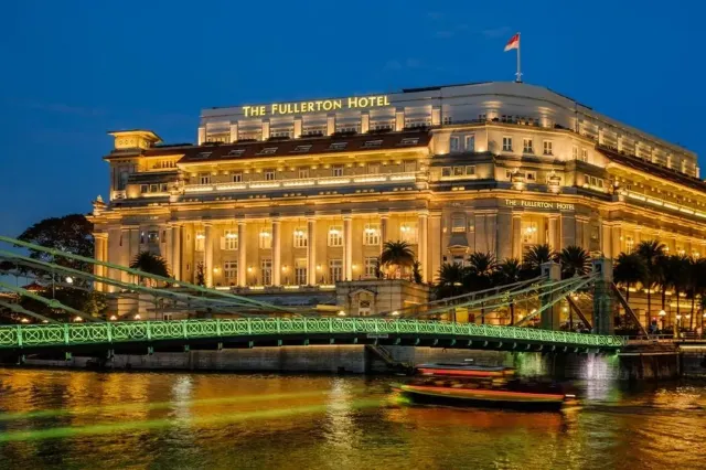 The Fullerton Hotel Singapore exterior