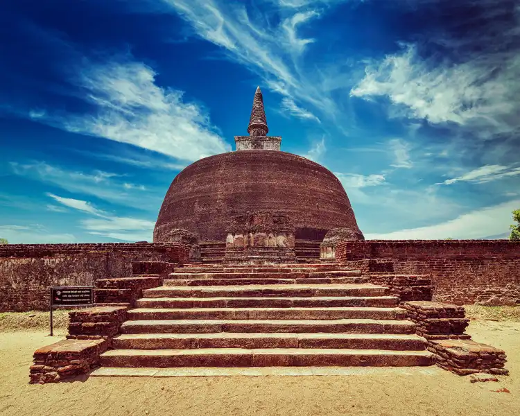 Hotels near Rankot Vihara